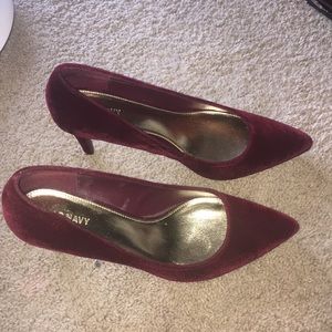 Brand New velvet pumps